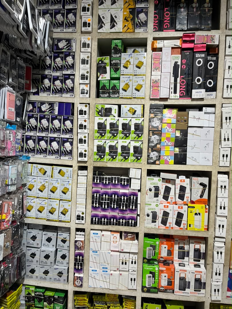 Chargers & Power Banks